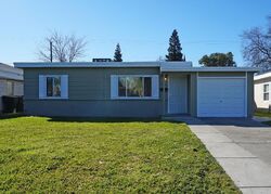 Pre-foreclosure in  Robert Way Sacramento, CA 95825