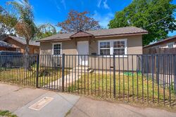 Pre-foreclosure in  San Diego Way Sacramento, CA 95820