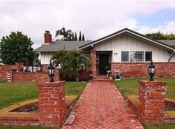 Pre-foreclosure in  Vener Dr Garden Grove, CA 92844