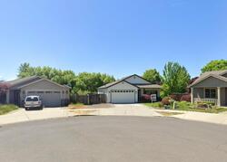 Pre-foreclosure in  Mallard Ln Medford, OR 97504