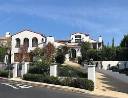  N Woodburn Dr, Los Angeles CA