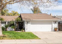Pre-foreclosure in  Pinnacles Dr Modesto, CA 95358