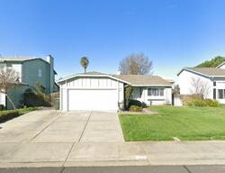 Pre-foreclosure in  Osprey Way Suisun City, CA 94585