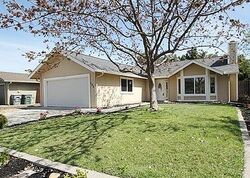 Pre-foreclosure in  Marna Dr Vacaville, CA 95687