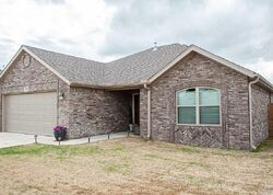 Pre-foreclosure in  WHITE OAK ST Gentry, AR 72734