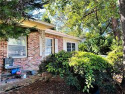 Pre-foreclosure in  EXTER DR Mobile, AL 36606