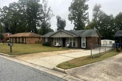 Pre-foreclosure in  Woodhollow Dr Columbus, GA 31907