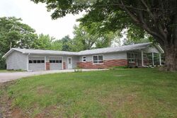  E Us Highway 40, Terre Haute IN