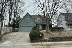 Pre-foreclosure in  Edgewood Ln Des Moines, IA 50327