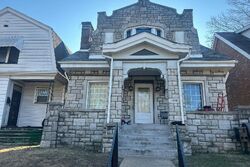 Pre-foreclosure in  N Kingshighway Blvd Saint Louis, MO 63115