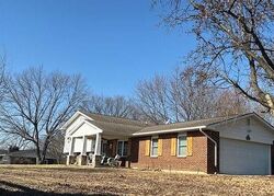 Pre-foreclosure in  Gerlach Ln De Soto, MO 63020
