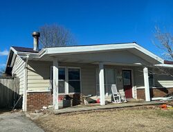 Pre-foreclosure in  Oye Dr Arnold, MO 63010