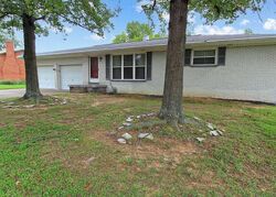 Pre-foreclosure in  Twickingham Ct Evansville, IN 47711