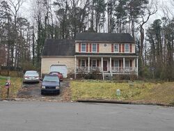 Pre-foreclosure in  Redstone Dr Richmond, VA 23294