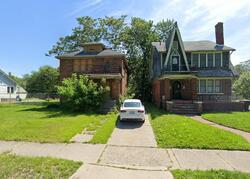 Pre-foreclosure in  Mendota St Detroit, MI 48204
