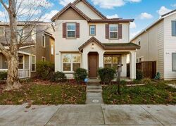 Pre-foreclosure in  VALLEY GLEN DR Dixon, CA 95620