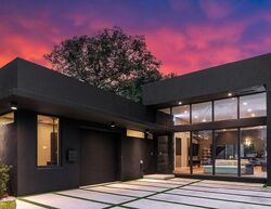 Pre-foreclosure in  Nw 49th St Miami, FL 33127