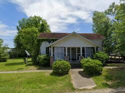 Pre-foreclosure in  S 2nd St Collins, MS 39428