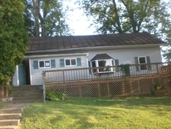  W 2nd St, Fredericktown OH