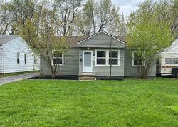 Pre-foreclosure in  GREENVALE RD Cleveland, OH 44121