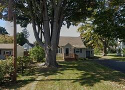 Pre-foreclosure in  Woodview Dr Rochester, NY 14624