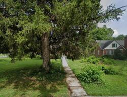 Pre-foreclosure in  Don Allen Rd Louisville, KY 40207