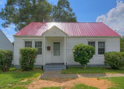 Pre-foreclosure in  Hickory Ave Pulaski, VA 24301