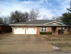 Pre-foreclosure in  56th St Lubbock, TX 79412