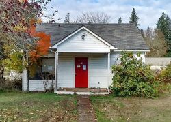 Pre-foreclosure in  Fountain Rd Elmira, OR 97437