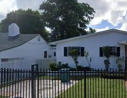  Nw 37th St, Miami FL