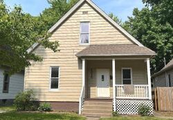 Pre-foreclosure in  S WALNUT ST Springfield, IL 62704