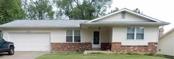 Pre-foreclosure in  S WHEATON DR Saint Charles, MO 63301