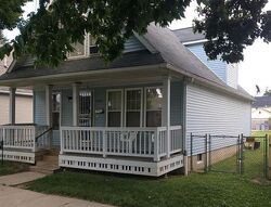 Pre-foreclosure in  N 15TH ST Milwaukee, WI 53205