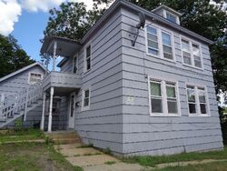  Maple St, Spencer MA