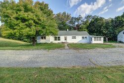 Pre-foreclosure in  LINCOLN RD Morrison, IL 61270