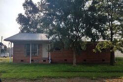 Pre-foreclosure in  SE 4TH ST Hoxie, AR 72433