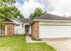 Pre-foreclosure in  SHADOWBRUSH BND Lafayette, LA 70506
