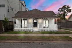 Pre-foreclosure in  COLORADO ST Houston, TX 77007