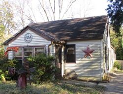 Pre-foreclosure in  ANDERSON AVE Berlin, NJ 08009