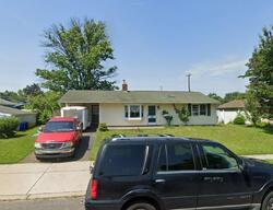  Lakeside Dr, Levittown PA