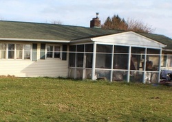  Lakeside Dr, Levittown PA