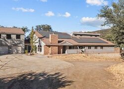 Pre-foreclosure in  Arosa Rd Tehachapi, CA 93561