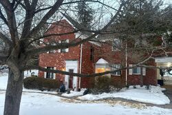 Pre-foreclosure in  Gunston Rd Alexandria, VA 22302