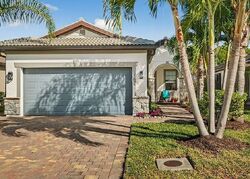 Pre-foreclosure in  Carlingford Rd Fort Myers, FL 33913
