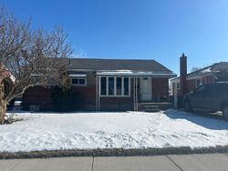 Pre-foreclosure in  Belton St Garden City, MI 48135