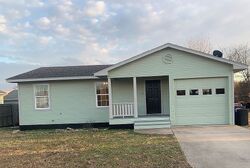  E Houston St, Van Alstyne TX
