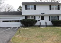  Parrish Ln, Syracuse NY