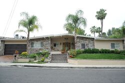  El Canon Ave, Woodland Hills CA