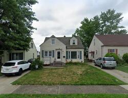 Pre-foreclosure in  Krems Ave Maple Heights, OH 44137