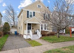 Pre-foreclosure in  Dante Pl Hamden, CT 06514